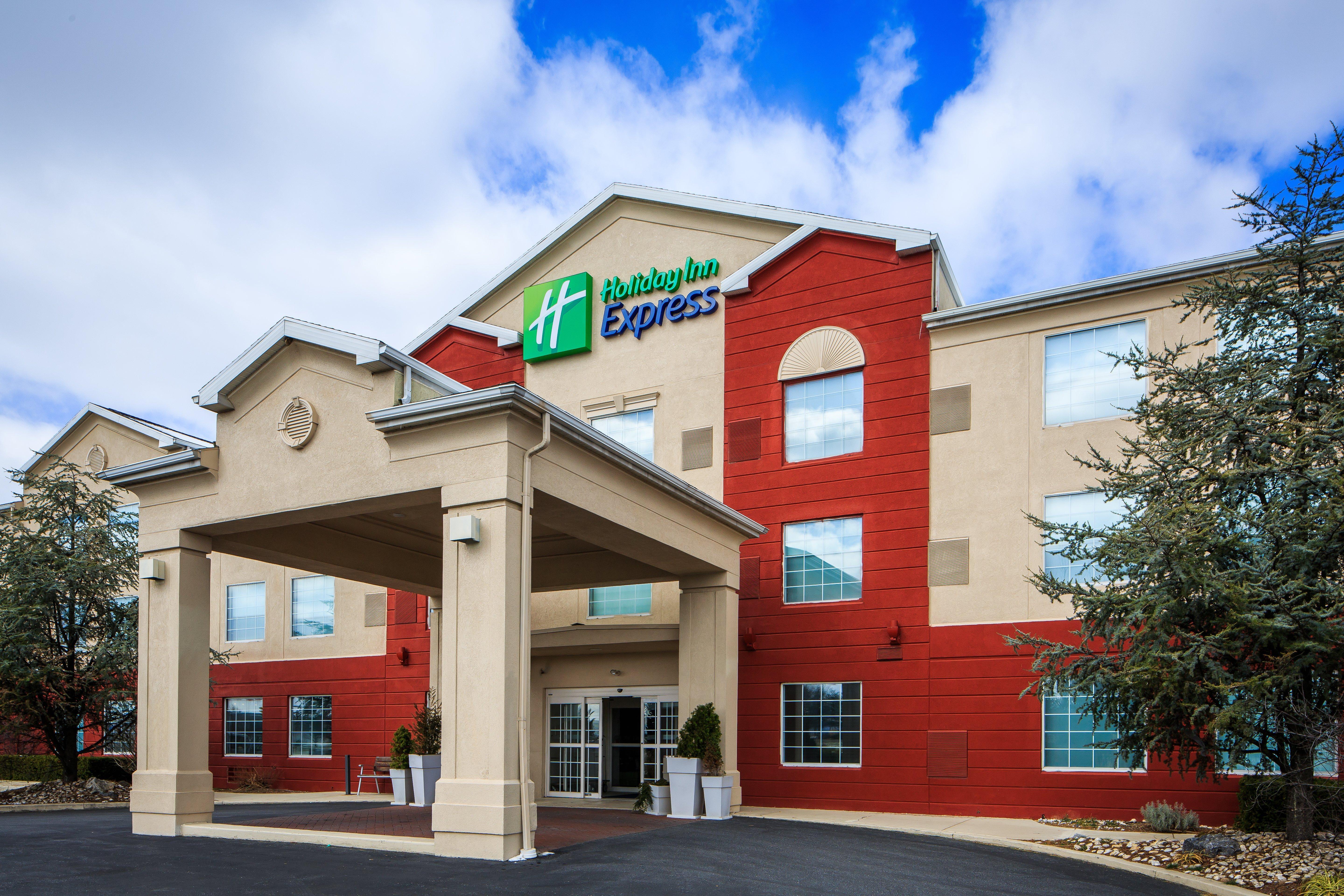 Holiday Inn Express Hotel & Suites Reading By Ihg Exterior photo