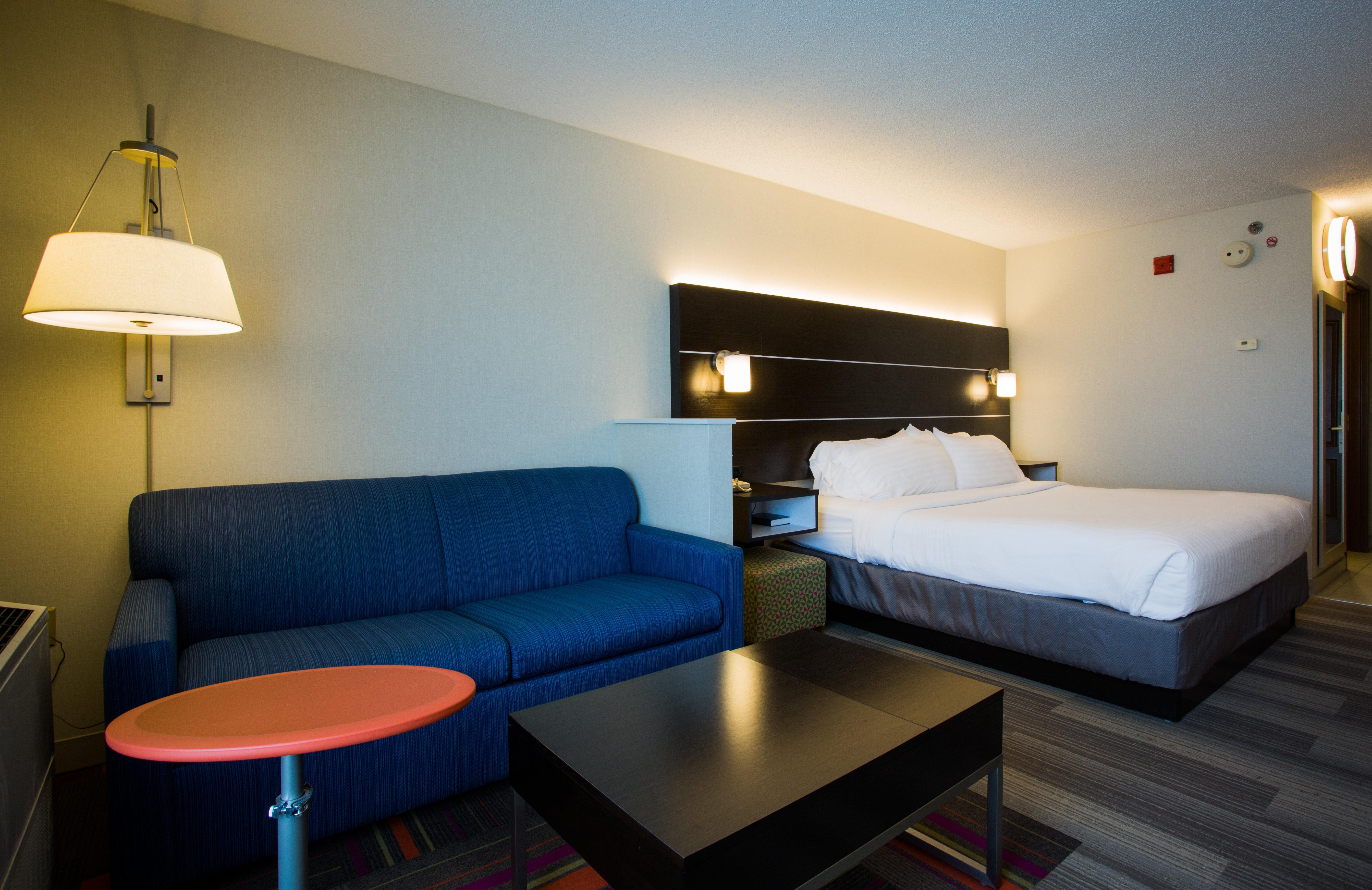 Holiday Inn Express Hotel & Suites Reading By Ihg Exterior photo
