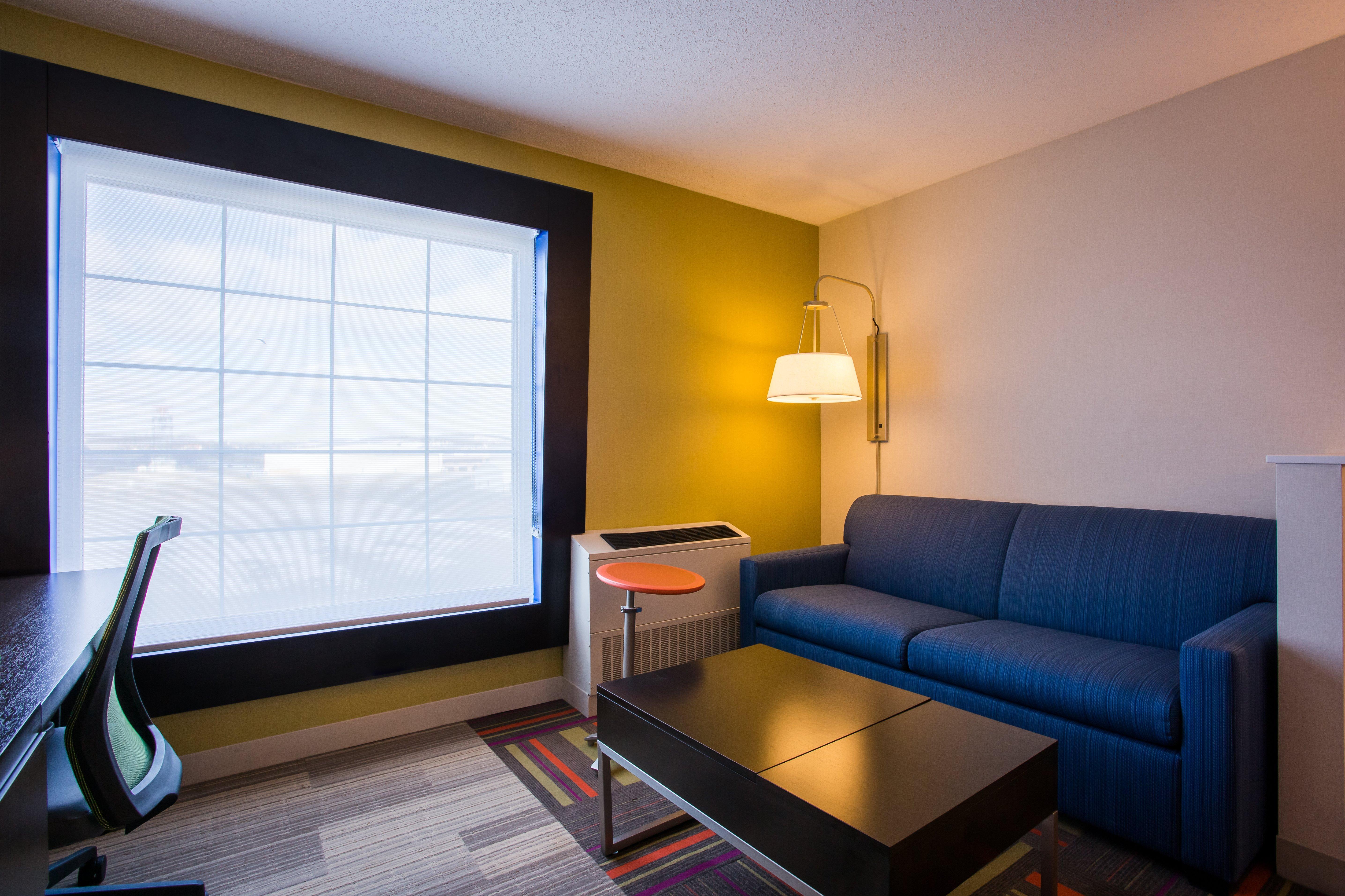 Holiday Inn Express Hotel & Suites Reading By Ihg Exterior photo