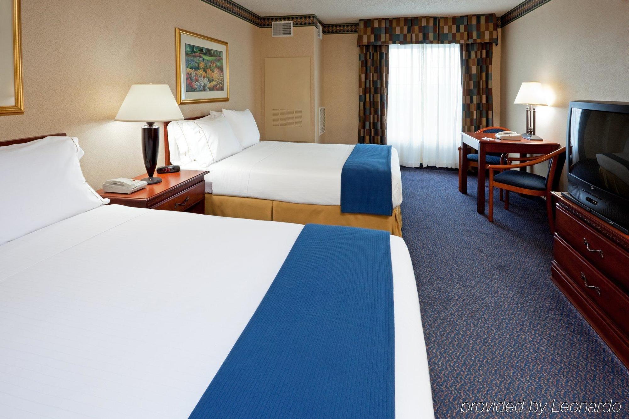 Holiday Inn Express Hotel & Suites Reading By Ihg Exterior photo