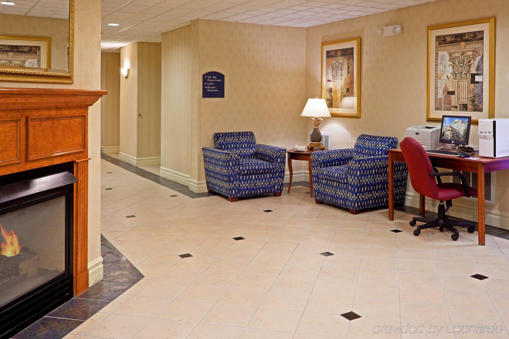 Holiday Inn Express Hotel & Suites Reading By Ihg Exterior photo