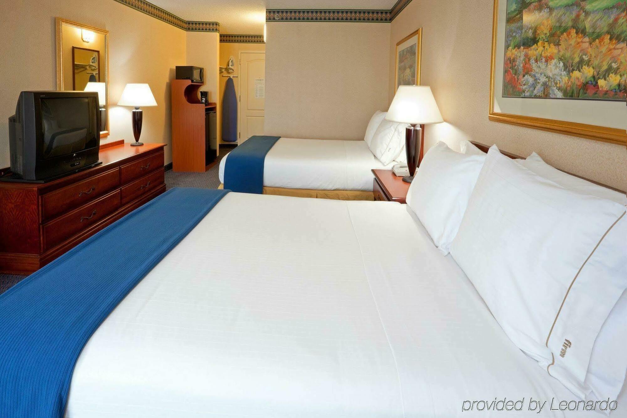 Holiday Inn Express Hotel & Suites Reading By Ihg Exterior photo