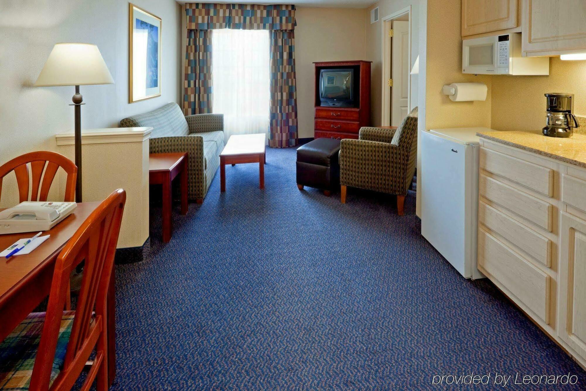 Holiday Inn Express Hotel & Suites Reading By Ihg Exterior photo
