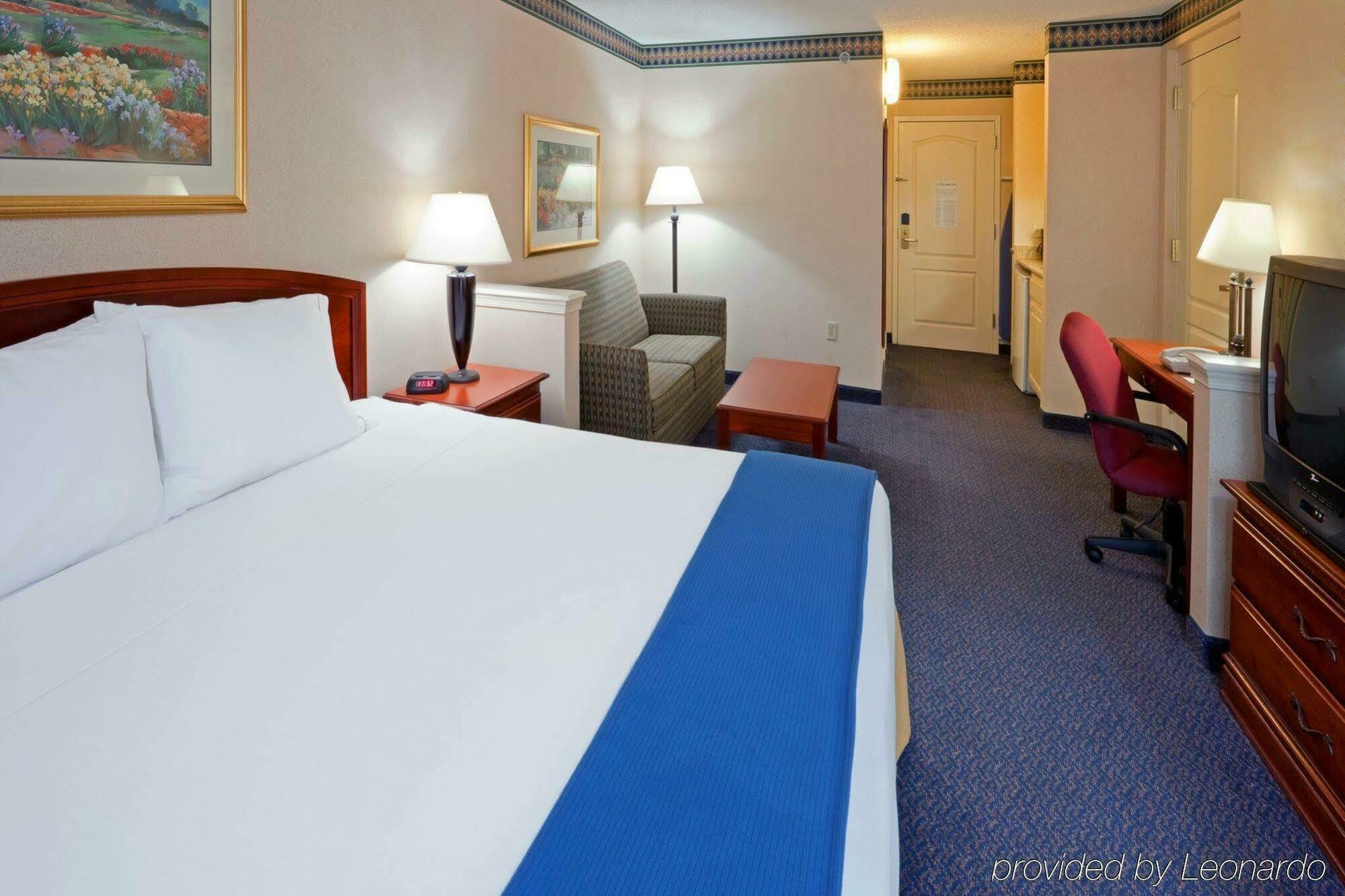 Holiday Inn Express Hotel & Suites Reading By Ihg Exterior photo